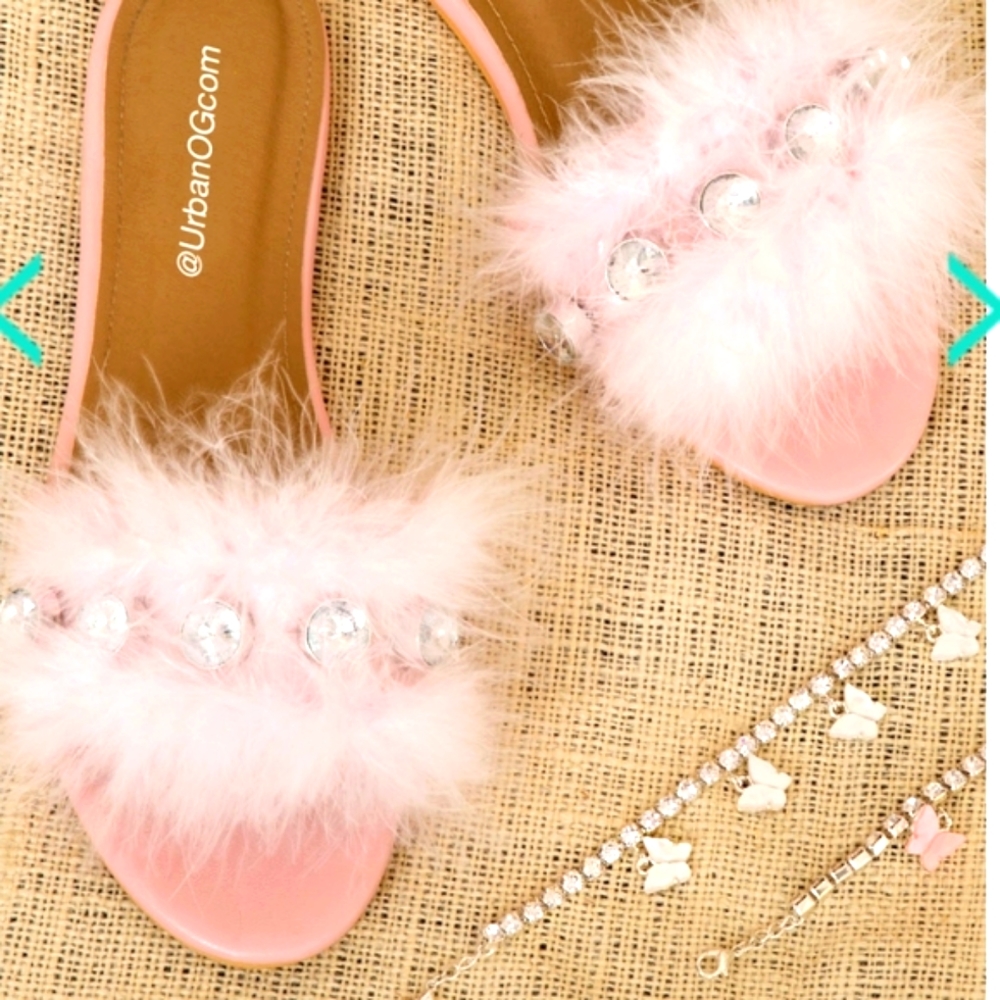 BOUTIQUE 🍏 Lemonade Juliet Feathered Jewel Open Toe Slides footwear